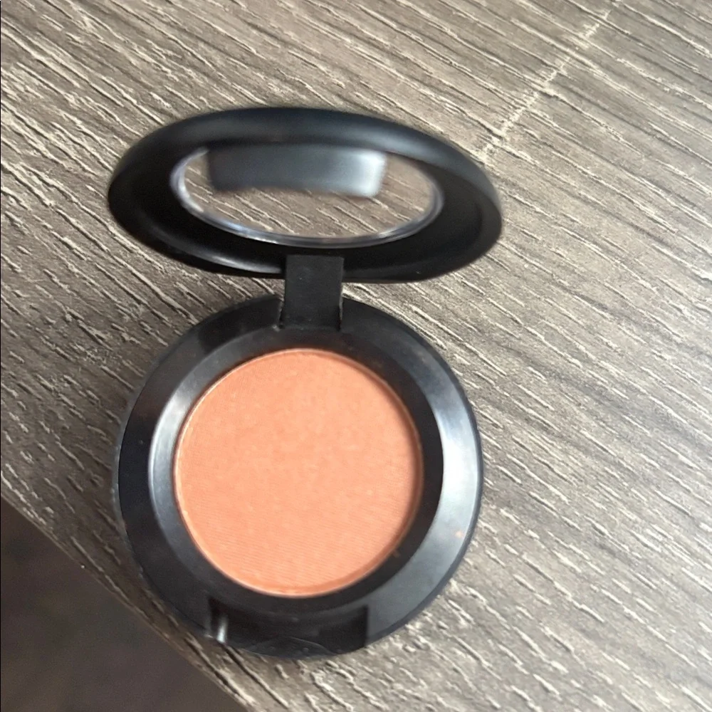 MAC Cosmetics gorgeous color